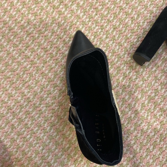 Heeled booties - Picture 4 of 7